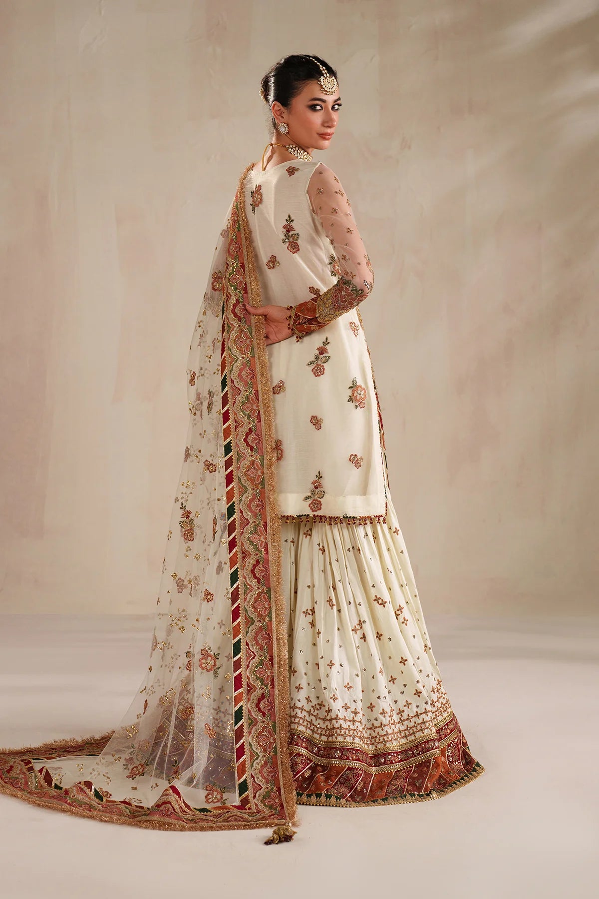Sitara-e-Wafa Ivory MR-901
