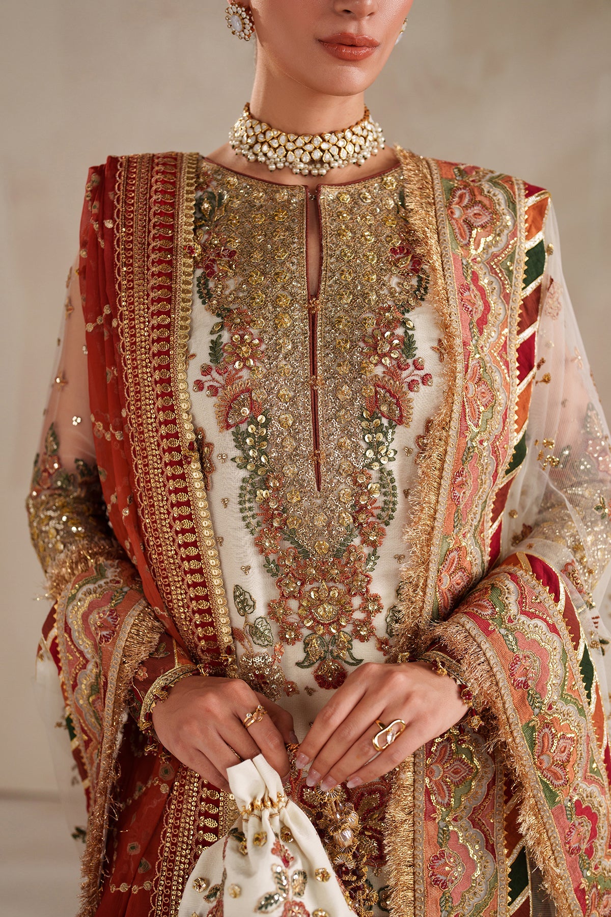 Sitara-e-Wafa Ivory MR-901