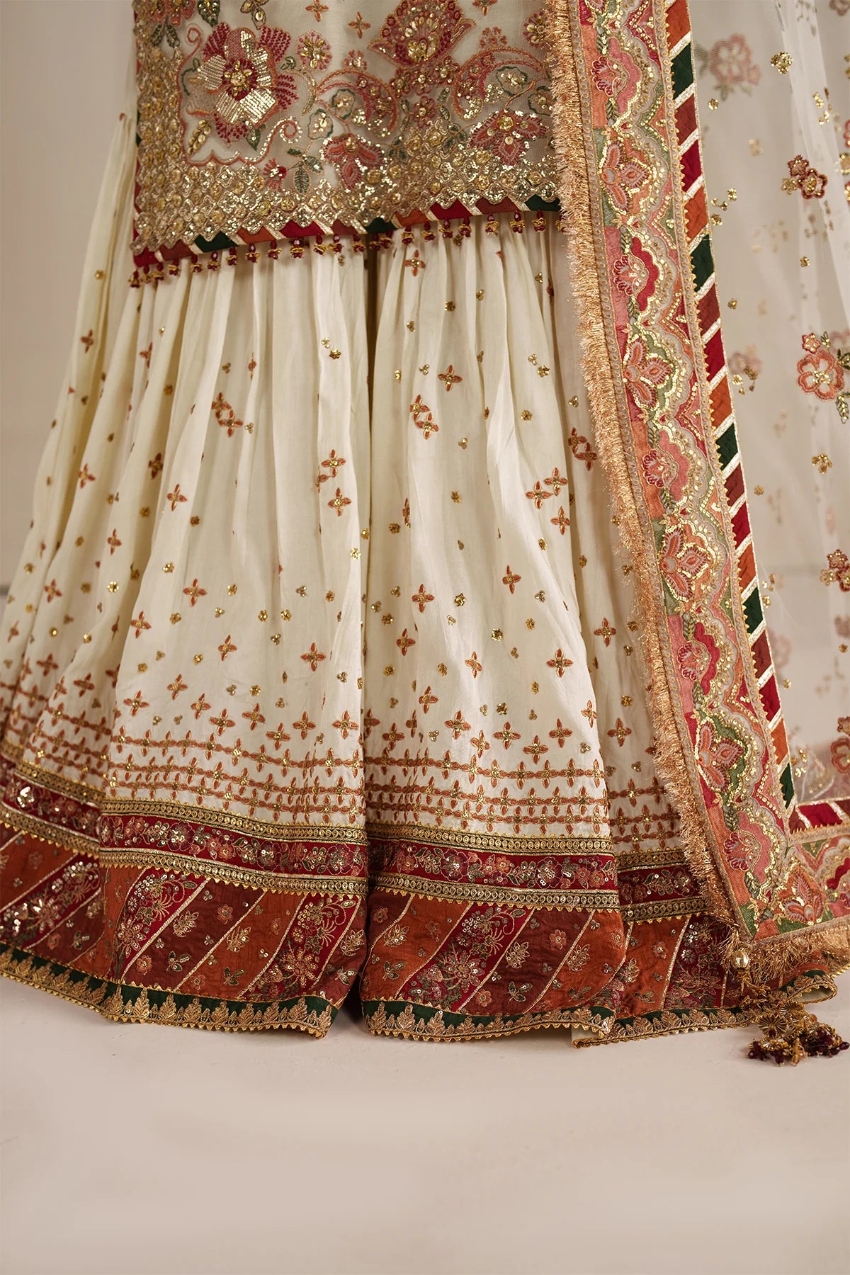 Sitara-e-Wafa Ivory MR-901