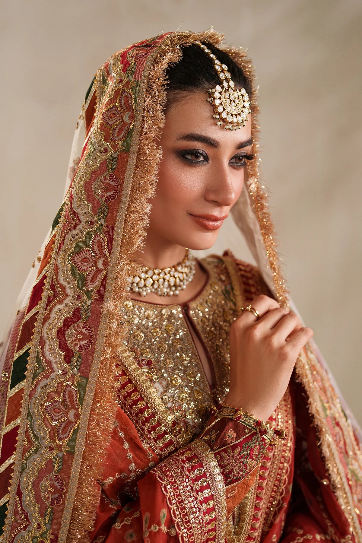 Sitara-e-Wafa Ivory MR-901