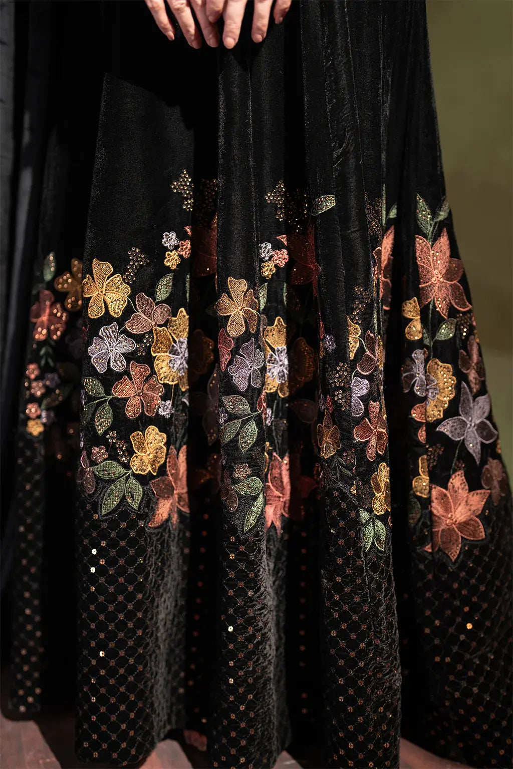 Velvet Flowery MW-4001 - Maysoon